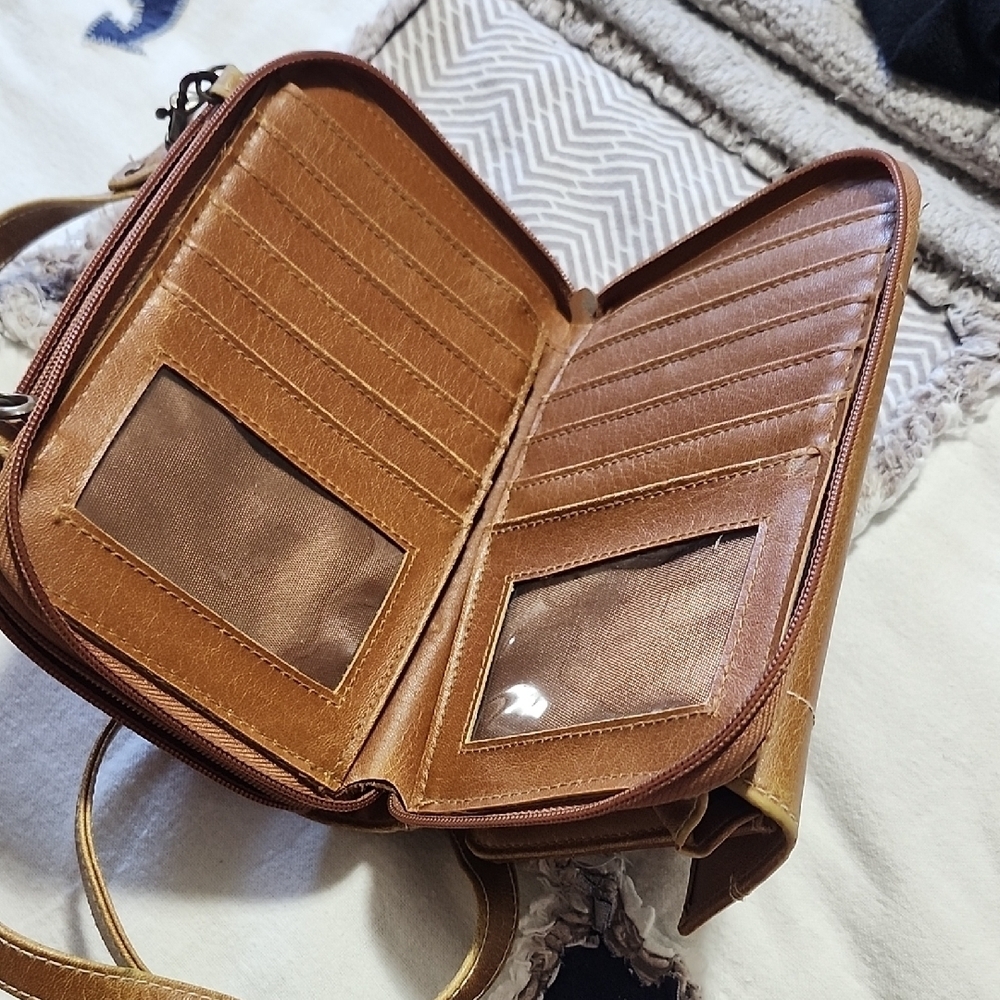Jade Brown Crossbody Bag with Gold Hardware and Adjustable Strap - Picture 3 of 5